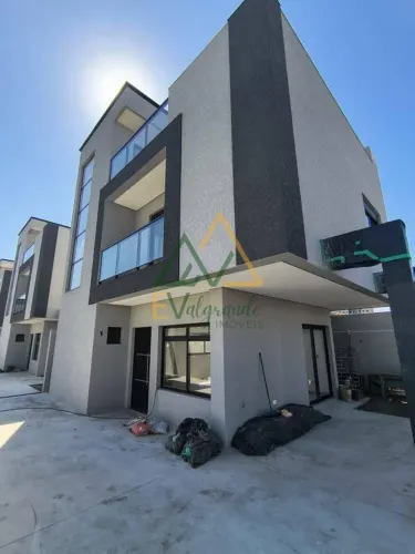Triplex bairro Hauer