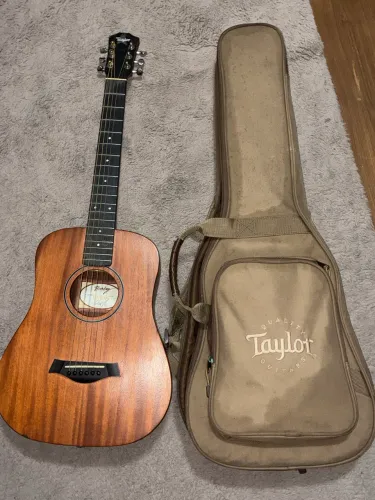 Violão baby Taylor bt2