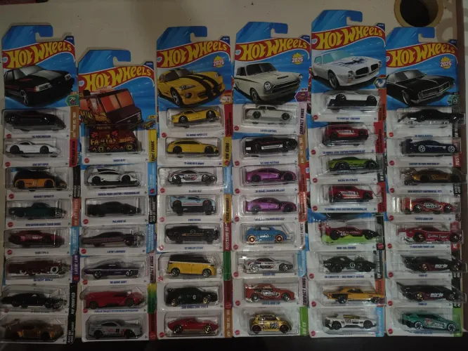 Carrinhos variados Hotwheels