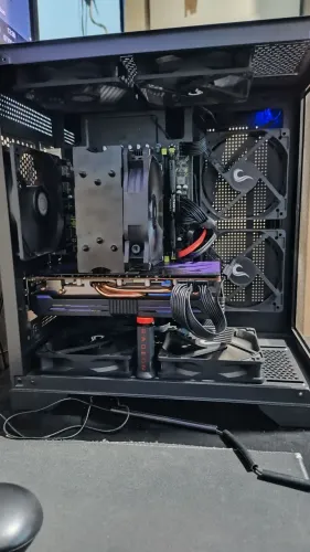Pc gamer Xeon e5 2667 v4, 8gb de ram, rx 5700 xt