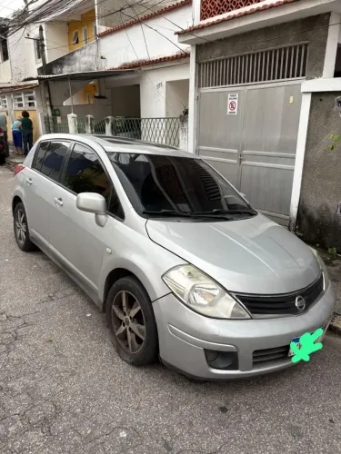 Nissan Tiida SL 1.8/1.8 Flex 16V Aut. 2010
