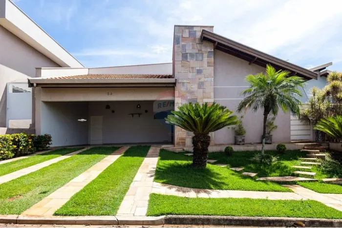 Condomínio Altos do Jaraguá Casa ampla em terreno de 420 m², com suíte master, área gourm