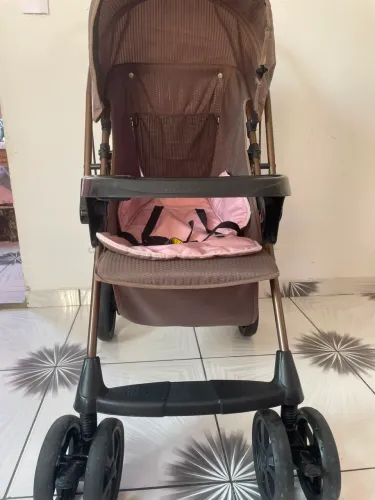 Vendo carrinho de bebê