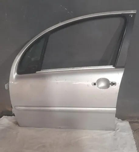 Porta dianteira esquerda Citroën C3 2003 a 2012