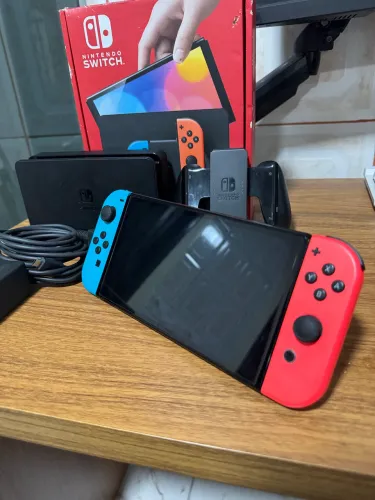 Nintendo Switch OLED com cartão de memória 256Gb
