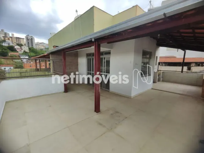 Cobertura no Salgado Filho, 142m²;, 3 quartos, 2 banheiros, 2 salas, 2 vagas livres cobert