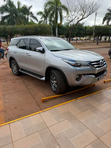Toyota Hilux SW4 SRX 4X4 2.8 TDI 16V Dies. Aut. 2017
