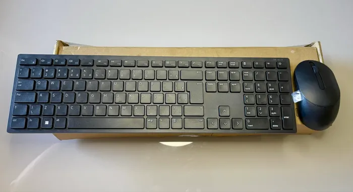 ? KIT TECLADO + MOUSE SEM FIO Dell Pro KM5221W