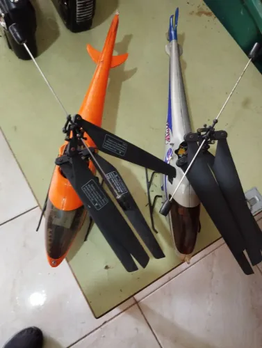 Combo helicóptero Lama v-4 completo c controle