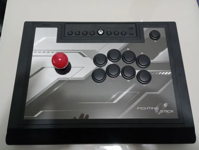 Controle arcade hori para Xbox.