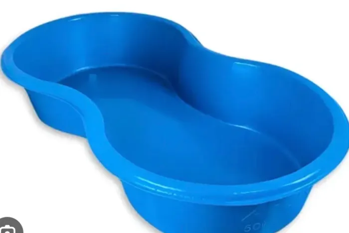 Piscina. 500 litros. Formato feijão. 