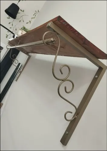 Arara de roupa fixa 