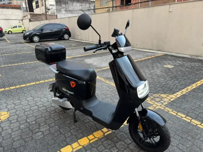 Yadea DE8 Sport Elétrica - Apenas 450 km - Garantia e Seguro