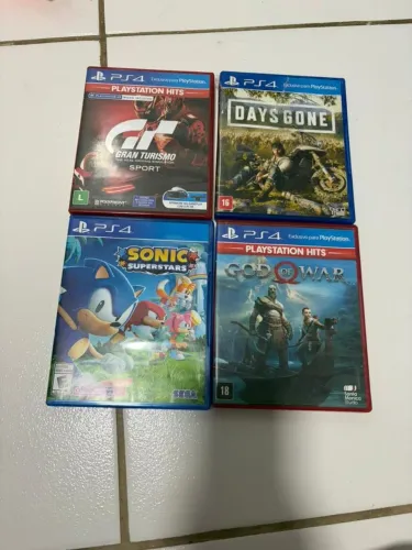 JOGOS PS4 (valor dos dois juntos) aceito cartão .