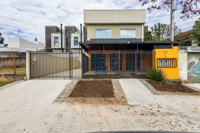 Casa comercial para locação no bairro Mercês - Curitiba/PR