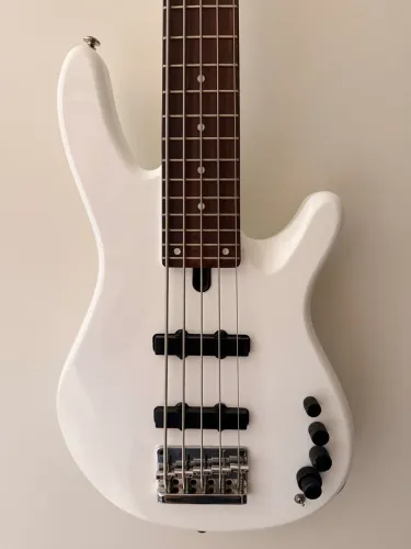 Contra baixo Yamaha BB 405 com circuito do 605