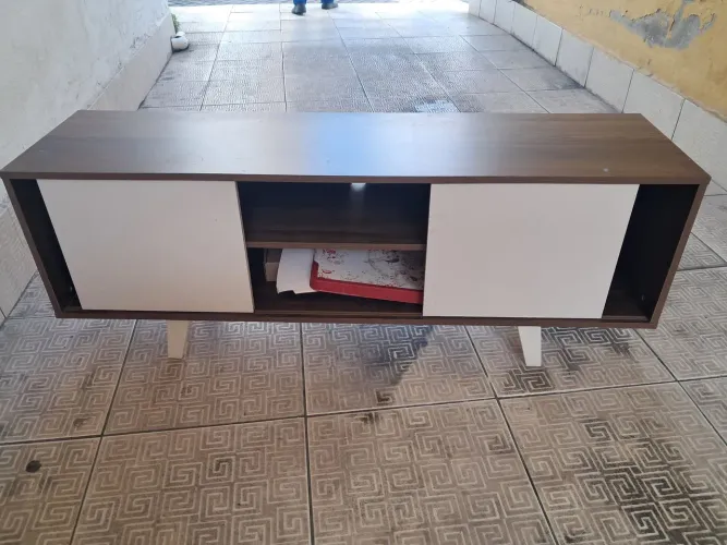 Movel pra teve e guarda objetos na parte de baixo