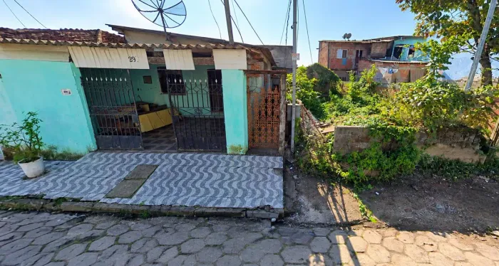 Vendo casa com edícula e terreno