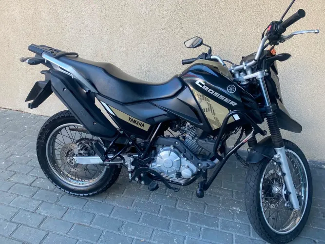 Moto super conservada é único dono 
