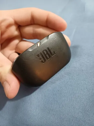 Caixa carregadora JBL Wave Buds