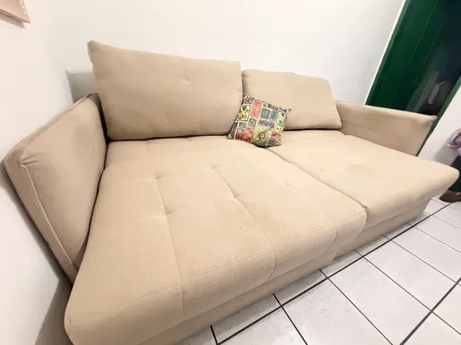 Sofá sem caixa retrátil usado 2.40