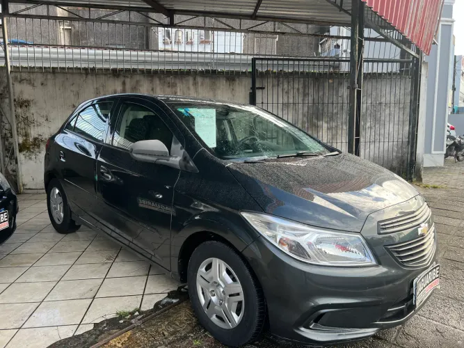 Chevrolet Onix JOY Hatch 1.0 8V Flex Mec. 4P 2018