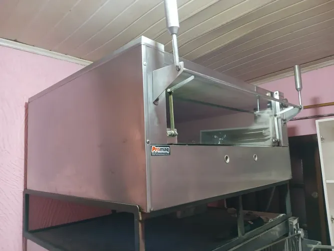 Forno industrial a gás 90 cm Fremaq 300graus muito conservado.