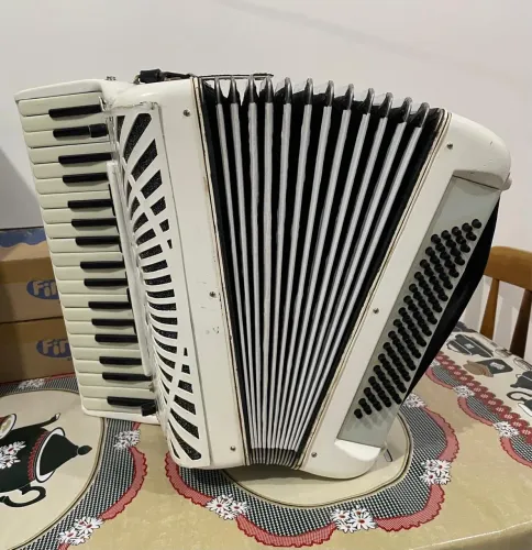 SANFONA UNIVERSAL DE 80 BAIXOS