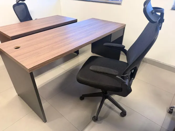 Mesa para estudos e escritorio com gaveta