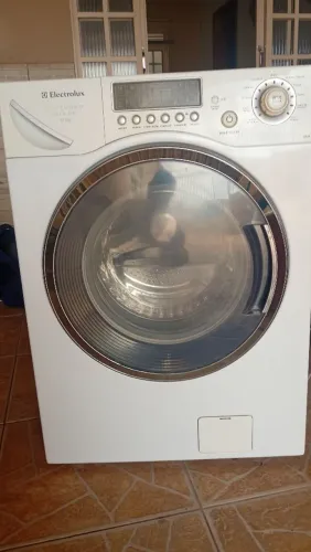Vendo máquina lava e seca 9klios Eletrolux