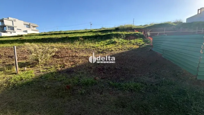 Terreno disponível para venda no bairro Granja Marileusa em Uberlândia-MG