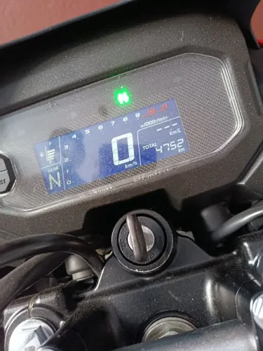 Bros ano 24/25 com 5.000 km rodados, aceito proposta em dinheiro a vista 