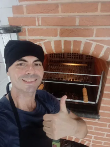 Churrasqueiro cozinheiro pra festas