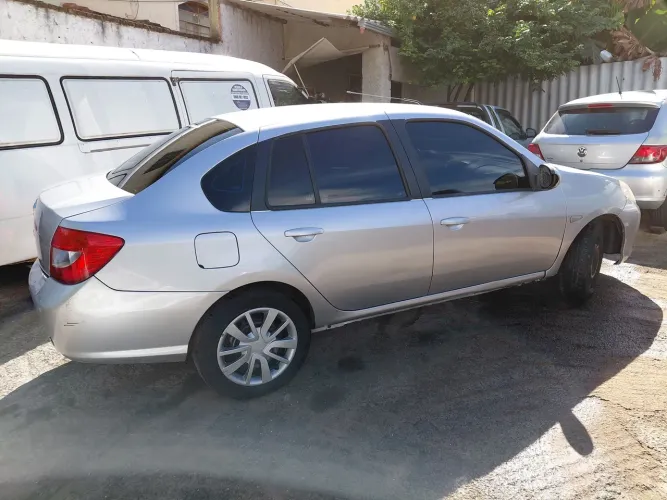 Renault Symbol Privilège Hi-flex 1.6 16V 4P 2013