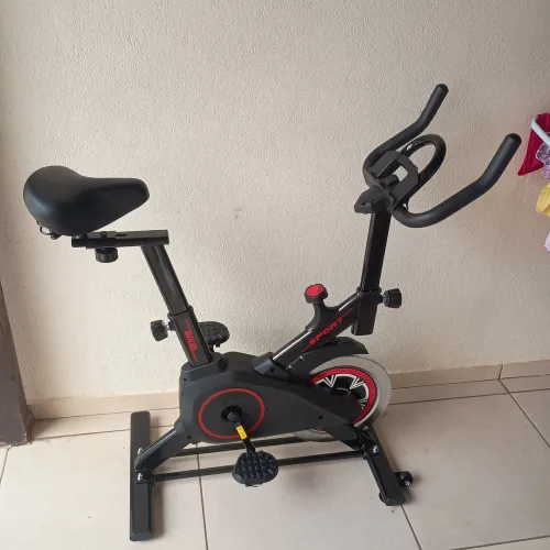Vendo bicicleta ergométrica nova sem painel 400,00