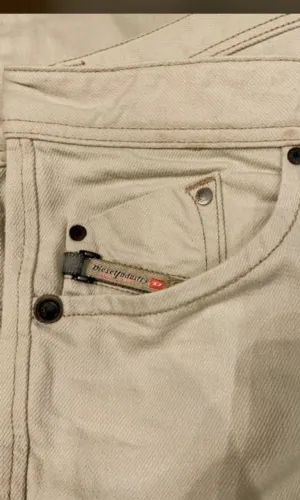 Calça Diesel modelo Darron 