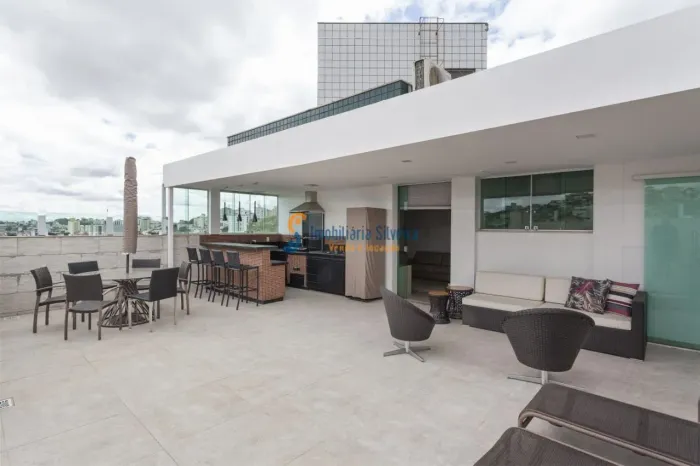 Cobertura triplex de 4 quartos bairro nova Floresta