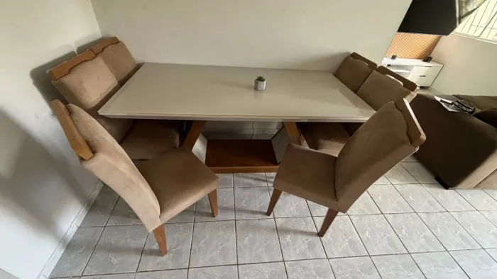 Mesa + 6 cadeiras