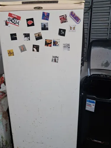Geladeira usada, mais funcionando, nunca deu problema 