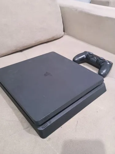 Ps4 slim 