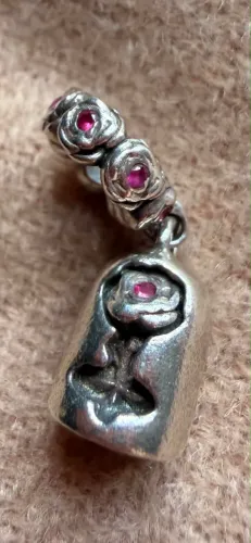 Raro Charm Flor Pequeno Príncipe Dryzum Rubis Prata 925