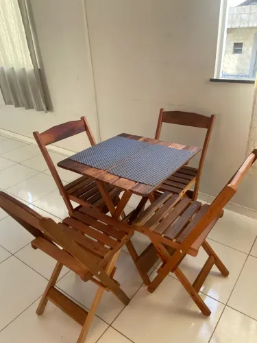 Mesa com 4 Cadeiras