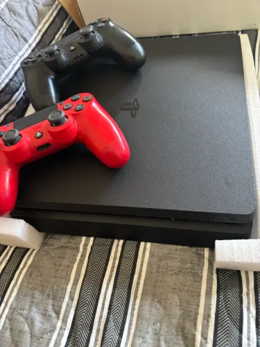 Ps4 slim pouco usado 500gb com jogos e manetes