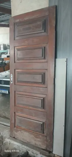 Porta de Paraju. 2.00 x 80 cm.