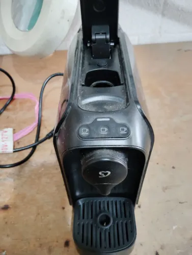 Cafeteira café expresso liga TD só não está puxando agua