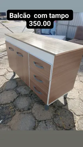 Balcão com tampo 