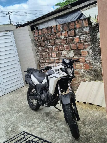 Vendo xre sahara 300