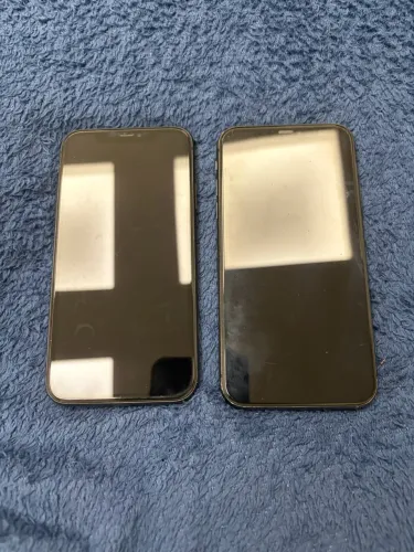 Dois iPhones 11 preto de 128gb