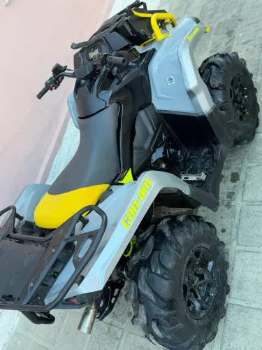 CAN-AM OUTLANDER