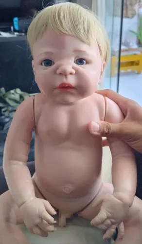 Vendo Bebê Reborn masculino de silicone